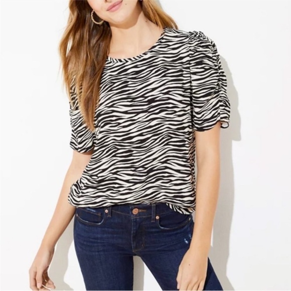 LOFT Zebra Print Puff  short Sleeve viscose key hole blouse shirt size xs